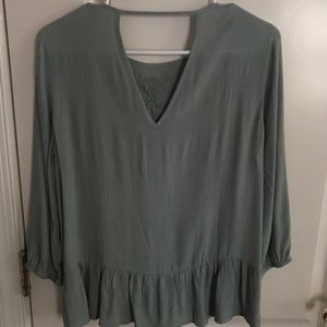 Francesca's Collections Tops - Green blouse from Francesca’s Francesca's Collections Tops - Green blouse from Francesca’s